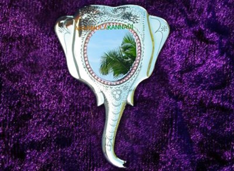 Aranmula Kannadi 2.25 inch Metal Mirror Elephant Face for Gifting Souvenir